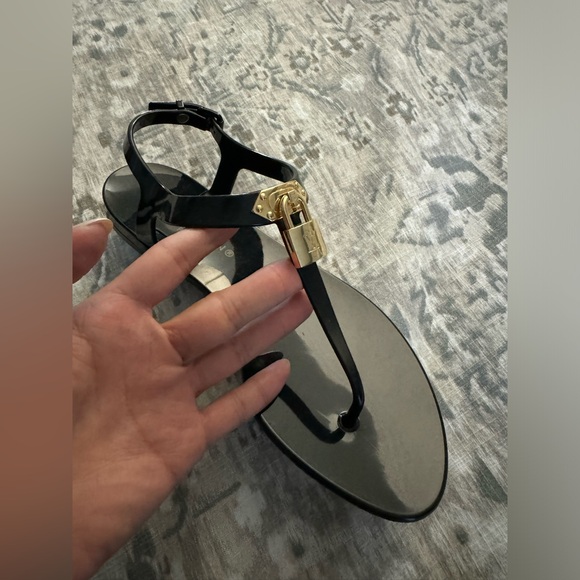 Authentic Louis Vuitton jelly sandals - Picture 2 of 6